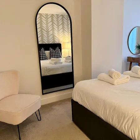 212 Rh - Retreat Apartment